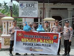 Polsek Lima Puluh Salurkan Bantuan Sembako dalam Kegiatan Minggu Kasih untuk Warga Kurang Mampu