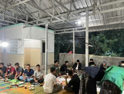 Suasana Penuh Kehangatan, Satgas TMMD 127 Buka Puasa Bersama Warga Desa Kembang