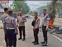 Sempat Lumpuh Berjam-jam, Aksi Bakar Ban di Kilometer 12 Sorong Berakhir Setelah Wakapolda Temui Keluarga Korban