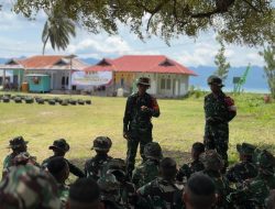 Dandim 1804/Kaimana Cek Personel dan Materil di Kampung Marsi dan Sisir Usai Upacara Penutupan