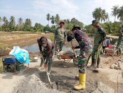 Pastikan Material Siap, Personel Yon Arhanud 5/Csby Awali Penimbunan Jembatan Aramco di Aceh Utara