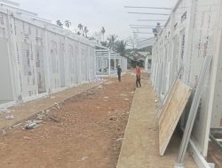 TNI Kawal Pembangunan Huntara Pasca Banjir di Desa Matang Teungoh