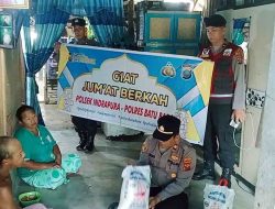 Polsek Indrapura Gelar Jumat Berkah, Bagikan Sembako Kepada Warga Kaum Dhuafa di Desa Tanjung Muda
