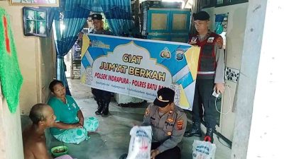 Polsek Indrapura Gelar Jumat Berkah, Bagikan Sembako Kepada Warga Kaum Dhuafa di Desa Tanjung Muda