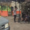 Di Bawah Terik Matahari, Polisi Patroli Sambangi Warga di Titik Rawan Pencurian