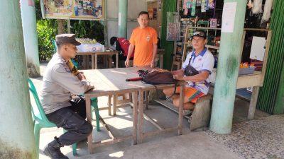 Cara Humanis Polisi Jaga Keamanan Jelang Lebaran, Duduk Santai Sambil Beri Imbauan