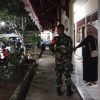 Babinsa Karanggede Turun Malam Hari, Patroli Wilayah dan Lalu Lintas Demi Keamanan Warga