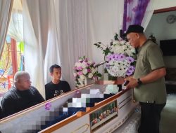 Duka Mendalam Selimuti Keluarga Saat Jenazah Tiba di Rumah Duka