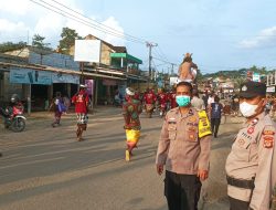 Anggota Polsek Tanjung Raya Polres Mesuji Laksanakan Pengamanan Arak-Arakan Ogoh-Ogoh Jelang Hari Raya Nyepi