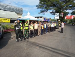 Babinsa Koramil 0818/09 Ngajum Gelar Pos Pantau Lebaran, Jamin Keamanan Warga