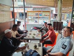 Ngopi Bareng Warga, Babinsa Muara Dua Perkuat Komsos dan Jaga Keamanan Wilayah