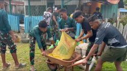 Semangat Gotong-Royong Satgas Pamtas Kewilayahan RI-PNG Yonif 763/SBA Bersama Masyarakat Renovasi Mushola Al-Ikhlas