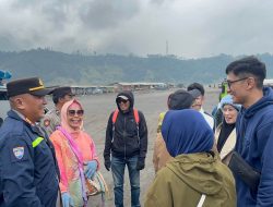 Lebaran di Bromo Tetap Aman: Polres Probolinggo Setia Patroli demi Istirahat Tenang Warga