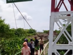 Masyarakat Mulai Ramai Gunakan Jembatan Gantung Garuda Sungai Krusuk