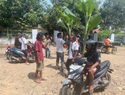 Jalan Provinsi Rusak Parah, Warga di Bima Tanam Pisang dan Blokir Akses sebagai Bentuk Protes