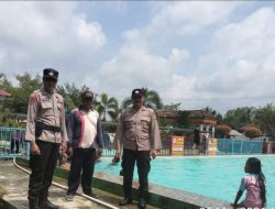 Amankan Objek Wisata, Anggota Polsek Way Serdang Di Alun Alun Hadi Mulyo