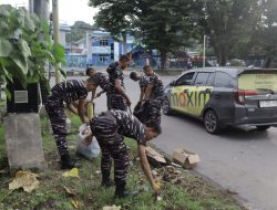 Bentuk Sinergitas, Prajurit Kodaeral XIV Laksanakan Kerja Bakti Masal, Bersihkan Kota Sorong