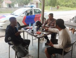 Patroli Siang Humanis, Polisi Singgah Ngopi Bareng Warga, Sampaikan Pesan Kamtibmas