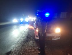 Satlantas Polres Batu Bara Gelar Patroli Blue Light di Jalinsum Isei Bejangkar, Kawal Keamanan di Titik Rawan Kecelakaan