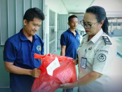 Rutan Pangkalan Brandan Bagikan Perlengkapan Mandi sebagai Upaya Peningkatan Kebersihan dan Pemenuhan Hak Dasar WBP