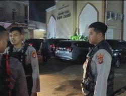 Patroli Perintis Presisi Samapta Jakbar Amankan Salat Tarawih di Masjid Raya Taman Cahaya