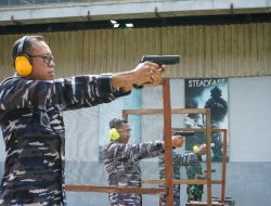 Tingkatkan Profesionalisme, Para Komandan Satuan Kodaeral XIV Laksanakan Latihan Menembak