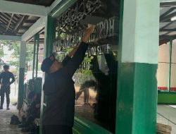 Gegana Brimob PMJ Bersihkan Masjid Al-Magfiroh di Slipi, Wujud Kepedulian Jaga Lingkungan