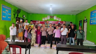 Pererat Silaturahmi, Polres Mesuji Gelar Jumat Curhat dan Berikan Bantuan untuk Warga Way Serdang