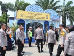Pejabat Utama Polda Metro Jaya Cek Pos Pelayanan Tol Jakarta–Merak, Pastikan Arus Mudik Aman dan Lancar