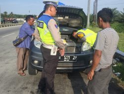 Satlantas Polres Batu Bara sapa pemudik dan bantu kendaraan mogok di jalan lintas, layanan diterima positif masyarakat