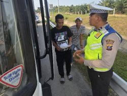 Satlantas Polres Batu Bara pantau arus lalu lintas H+3 Idul Fitri, sapa pemudik dan himbau keselamatan berkendara