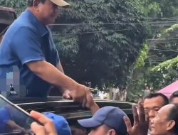 Momen Haru Warga, Presiden Prabowo Subianto Sambangi Warga Bantaran Rel Senen