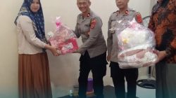 Kapolda Aceh Salurkan Bantuan untuk Bayi yang Ditemukan di Masjid Lamno