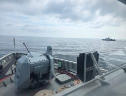 Tingkatkan Kesiapsiagaan Operasi, Dua KRI Guskamla Koarmada III Latihan Bersama di Selat Dampier