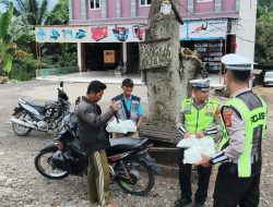 Sat Lantas Polres Mesuji Gelar Tasi Berkah, Bagikan Puluhan Nasi Kotak Untuk Masyarakat