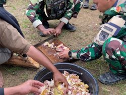 Satu Daun Pisang, Satu Kebersamaan: Pos Bulangkop dan Warga Tunjukkan Harmoni TNI-Rakyat Lewat Makan Bersama