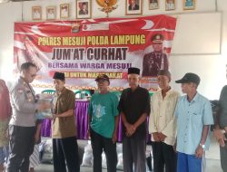 Sat Binmas Polres Mesuji Gelar Jumat Curhat Serta Salurkan Bantuan Sembako Kepada Warga Jaya Sakti