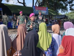 Akhiri Rangkaian Latihan Pasmar 2, Semarak Bhakti TNI AL di Pantai Merak Situbondo