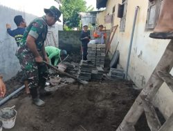 Wujud Kepedulian, Babinsa Garum Turun Tangan Bantu Pembuatan MCK Warga