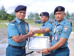 Panglima Armada III Beri Penghargaan kepada Prajurit Berprestasi