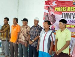 Polres Mesuji Gelar Jumat Curhat Serta Salurkan Bantuan Sembako Kepada Warga Wiralaga II