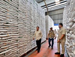 Sidak Mendadak ke Gudang Bulog Magelang, Presiden Prabowo Pastikan Stok Beras Aman di Tengah Krisis Global