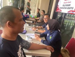 Wujudkan May Day Kondusif, Polres Metro Bekasi Kota Berikan Layanan Kesehatan Gratis bagi Elemen Buruh