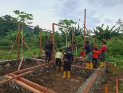 Satgas TMMD 128 dan Warga Bersinergi, Pembangunan Rumah di Manokwari Tunjukkan Kemajuan Pesat