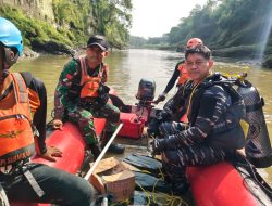 Aksi Sigap TNI AL dan Tim SAR Gabungan Evakuasi Korban Tenggelam di Sungai Cisanggarung