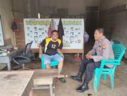 Polisi Hadir di Tengah Aktivitas Warga, Tukang Cukur Jadi Mitra Kamtibmas