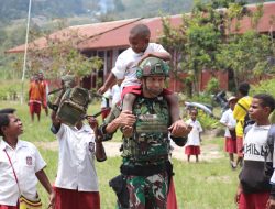 Cahaya Ilmu Satgas Yonif 521/DY Terangi Masa Depan Anak-Anak Papua di Distrik Walesi