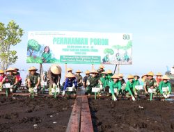 Persit KCK Berkarya, Pangdam XIX/Tuanku Tambusai dan Ketua Persit KCK Daerah XIX/Tuanku Tambusai Pimpin Tanam Mangrove di Bengkalis
