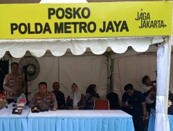 Polisi Siaga di RSUD Bekasi, Pastikan Korban Tabrakan Kereta Dapat Penanganan Maksimal