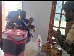 Satgas Pamtas RI PNG Kewilayahan Yonif 763/SBA Pos Aisyo Berbagi Kebahagiaan Kepada Anak-Anak Kampung Aisyo